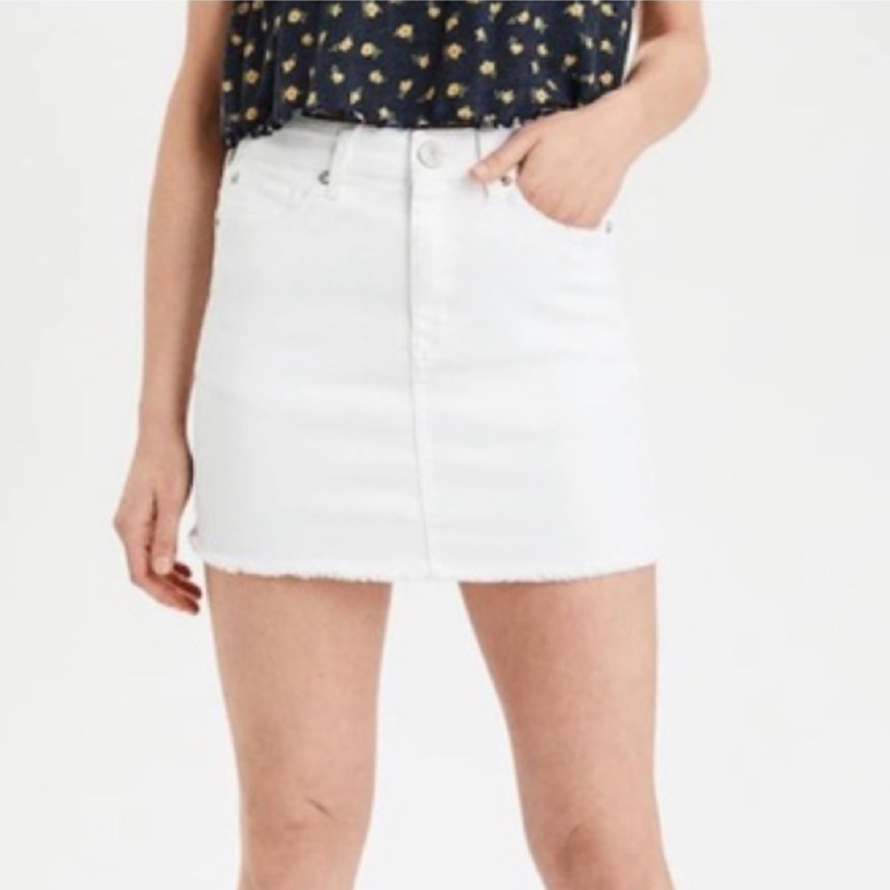 American Eagle | White Denim Skirt - Size 4